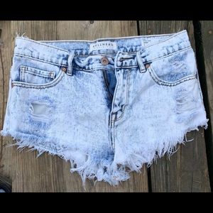 Size 5 Bullhead Denim Co. High rise shorts.